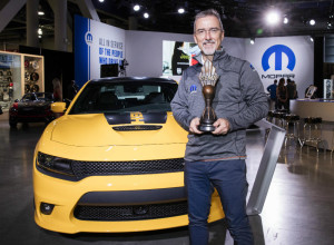 Pietro Gorlier, Head of Parts and Service (Mopar), FCA – Global, receiving the award for Dodge