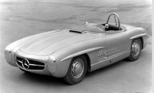 Mercedes-Benz 300 SLS touring sports car (W 198), view of the vehicle with roll-over bar behind the driver's seat.