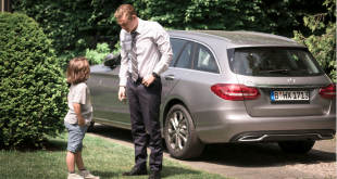 Matthias Schweighöfer playing the role of the young hotel manager and family father Lukas Franke who drives a C-Class Estate