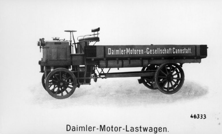 Der Erste Lkw Der Welt Wird Von Gottlieb Daimler Im Jahr 1896 Gebautthe
